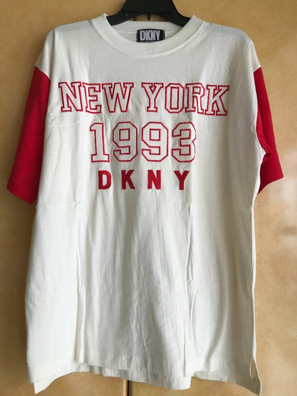 T-shirt by DKNY VINTAGE 1993. NEW! Large. Not print - embroidery!